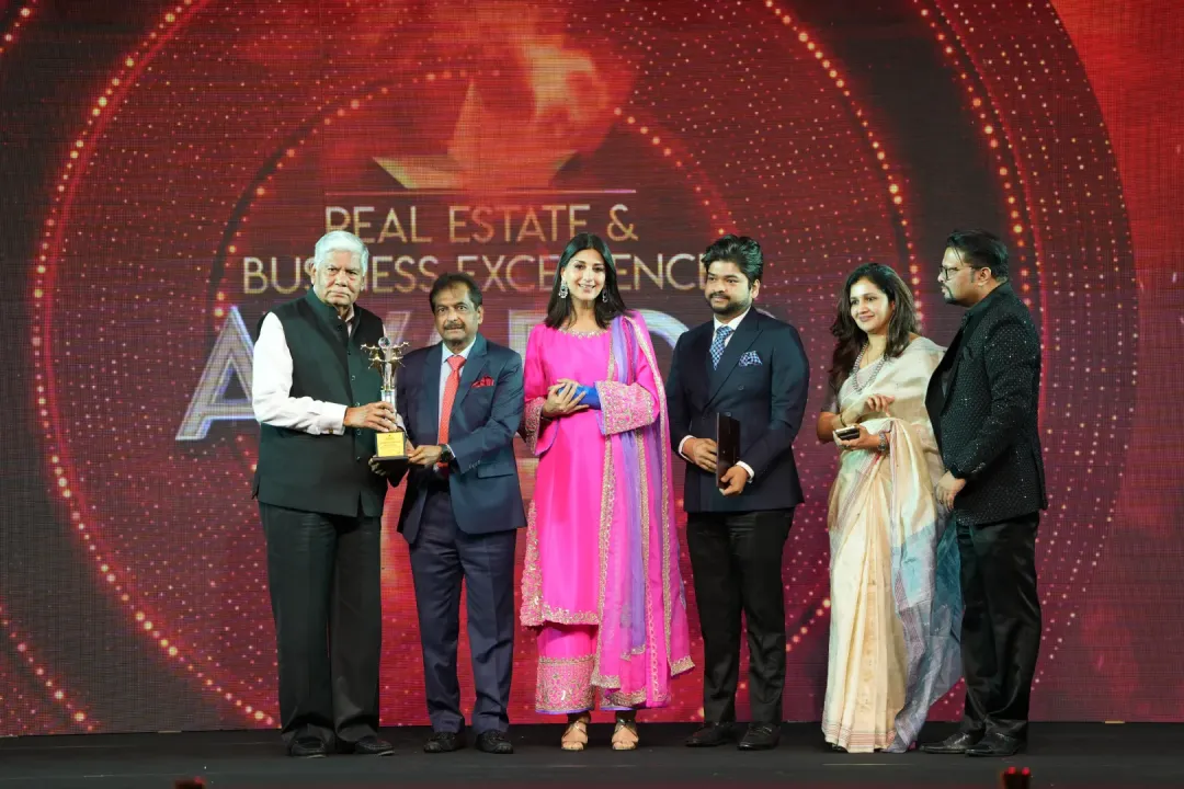 Mr Vijay Khetan & Mr Anuj Khetan receving Entrepreneur Of The Year Award